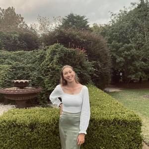 Meet your Posher, Lydia